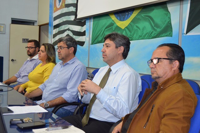 201789_FOTO - Câmara sedia debate sobre os Correios (1)
